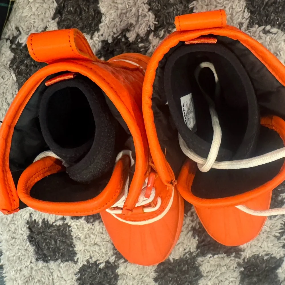 “Like walking on a cloud!” These boot are CUTE & COMFY🧡🧡 zoom in for details